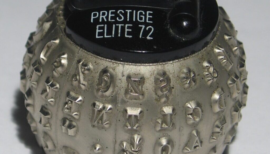 testina rotante di macchina da scrivere elettronica. Come intraprendere la professione di giornalista