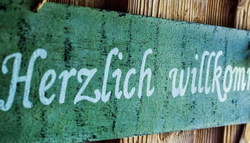 9569785368_edb23ce5db_k-1440x564_c