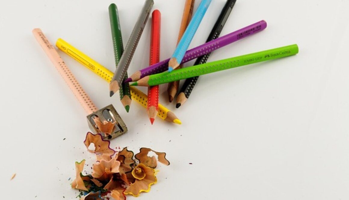 matite colorate con temperamatite