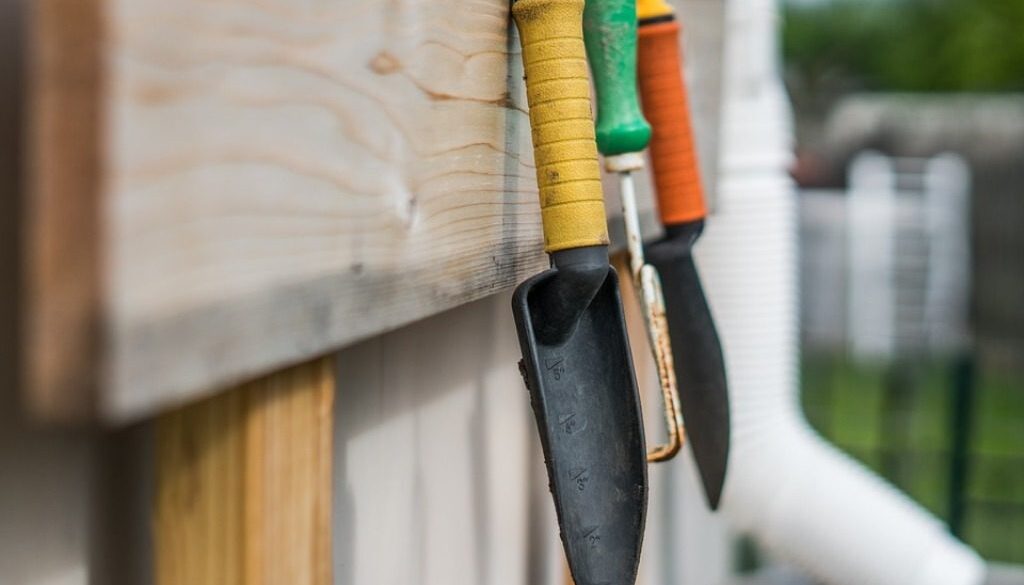 attrezzi per giardinaggio. scopri come diventare giardiniere professionista