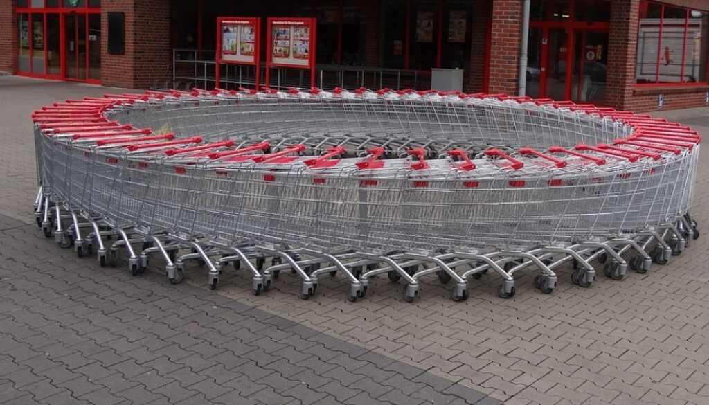 carrelli disposti in cerchio