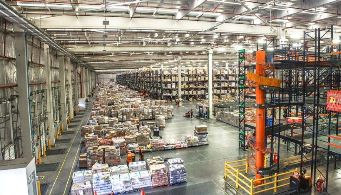 distribution-center-1136510_1280