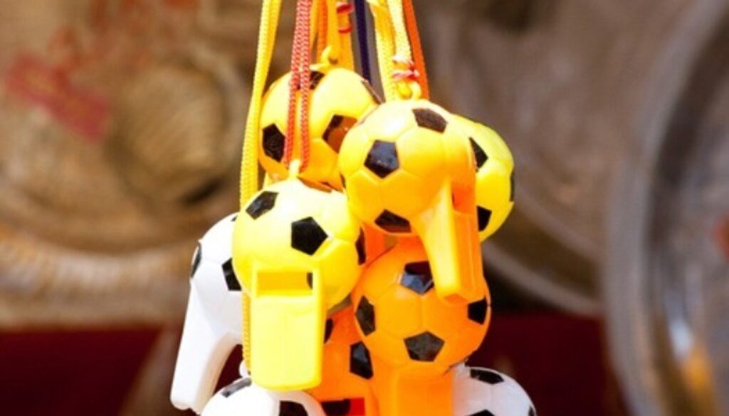 fischietti colorati a forma di pallone