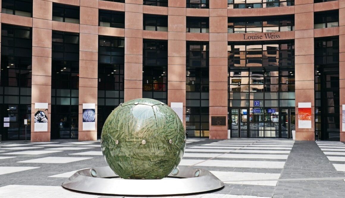 cortile interno del Parlamento europeo