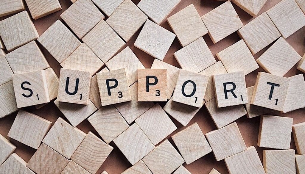 parola support composta con tessere scarabeo