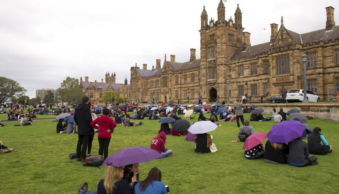 Students at University of Sydney Sit Outside for Secretary-General's Lecture