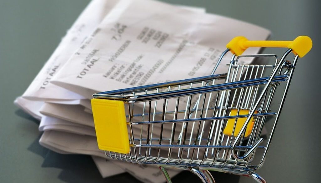 carrello giocattolo e scontrini