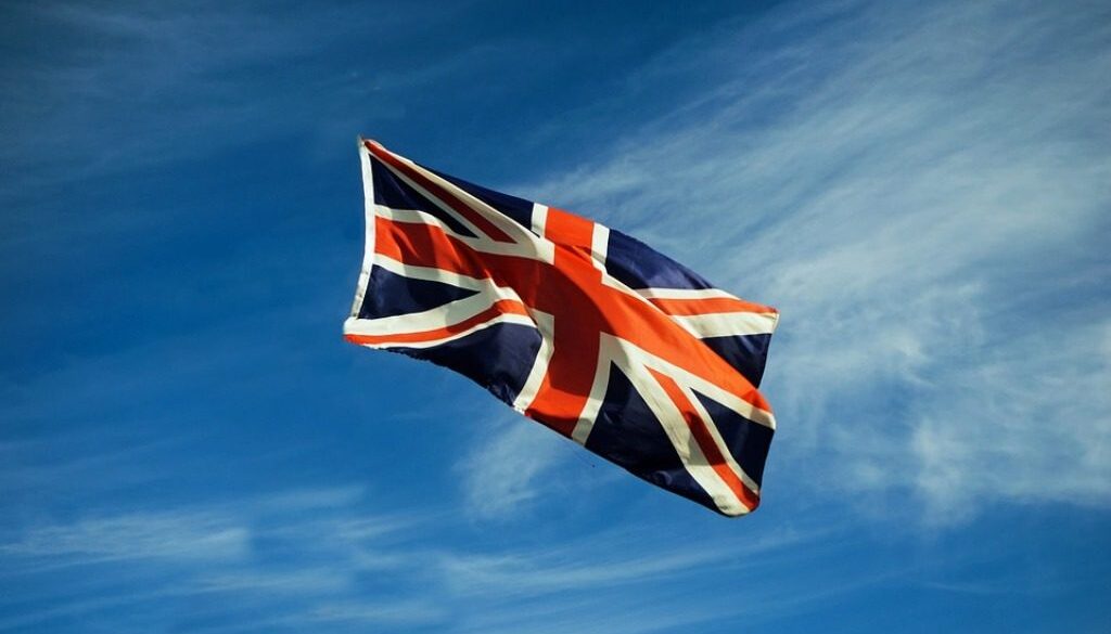 bandiera inglese nel cielo