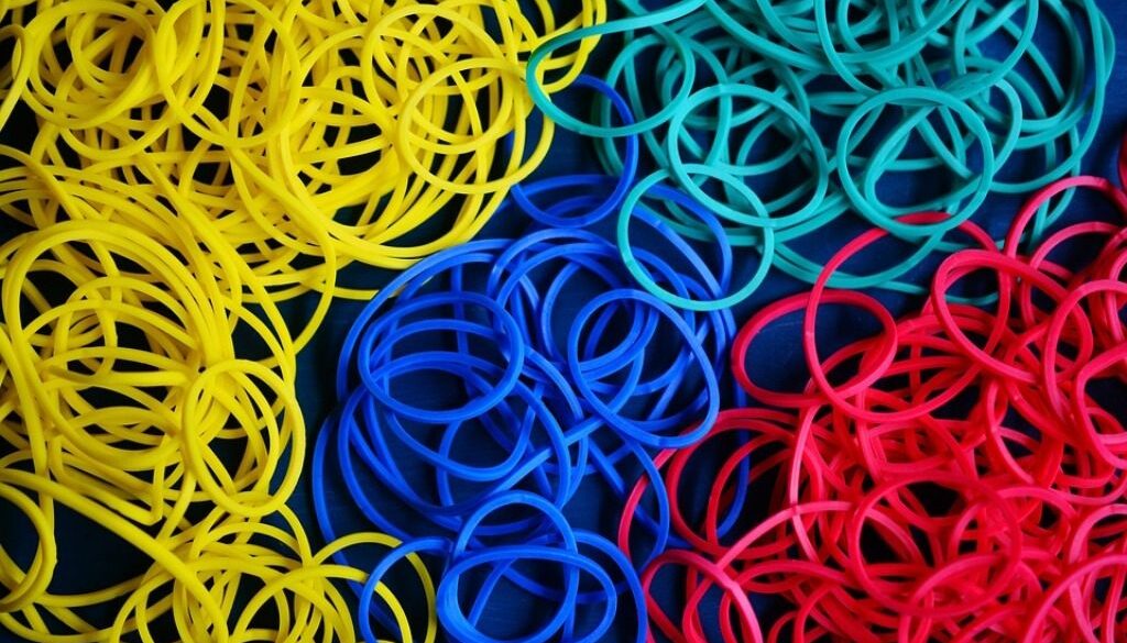 elastici colorati di gomma