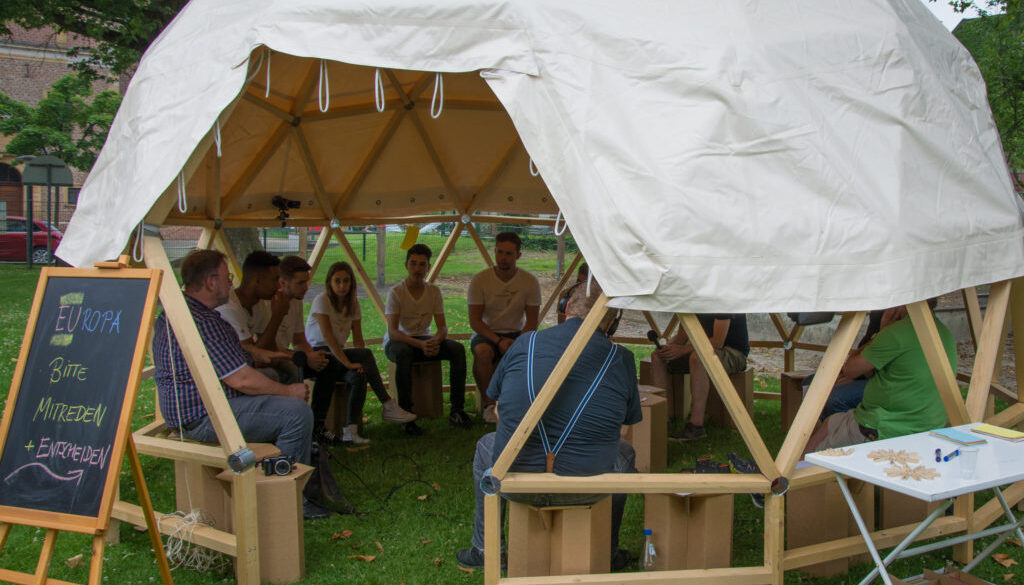 The Europe Dome in Herzogenrath On June 10th, we were part of the Realize Festival in Herzogenrath and talked with students of the "Europe School" about the topic "Youth and Europe"