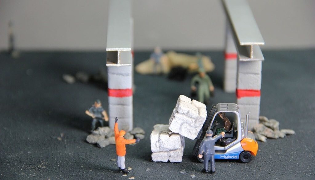 pupazzetti con carrello elevatore