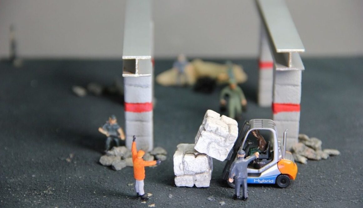 pupazzetti con carrello elevatore