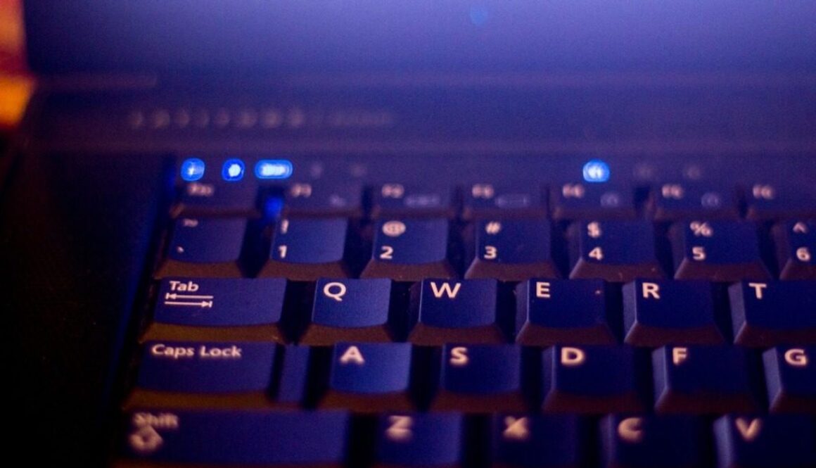 tastiera scura illuminata