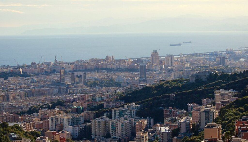 1920px-Panorama_di_Genova