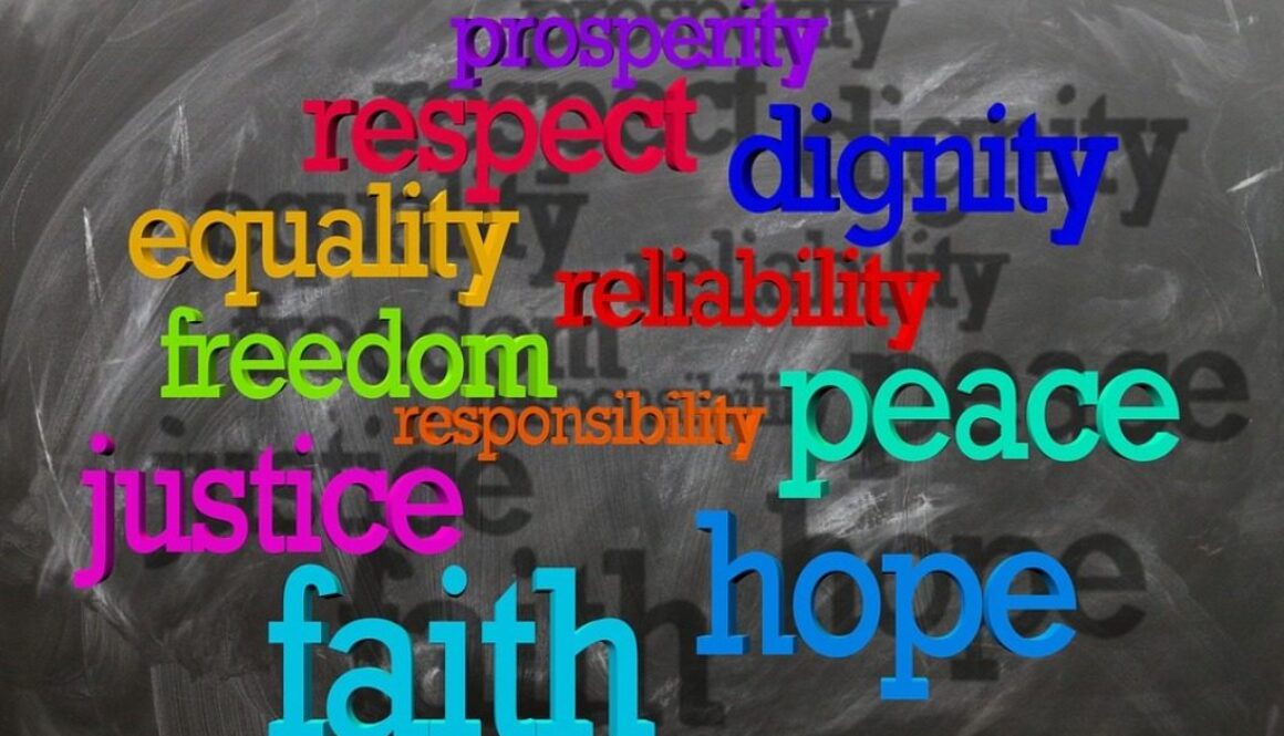 grafica con parole colorate attinenti al mondo della giustizia