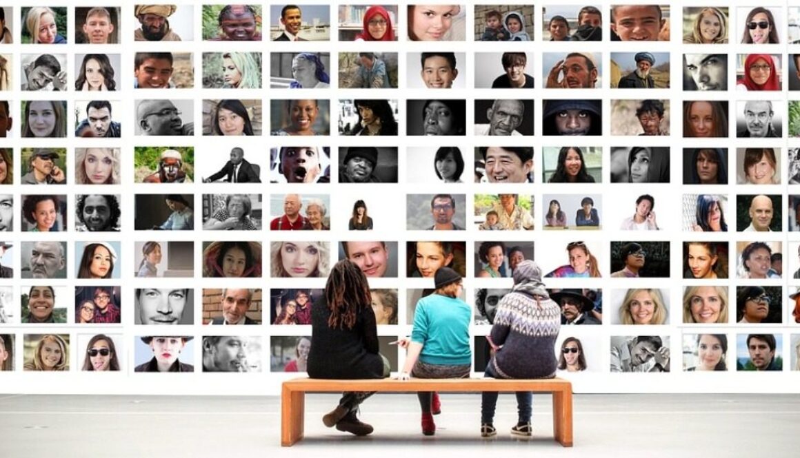 foto che ritraggono volti di persone