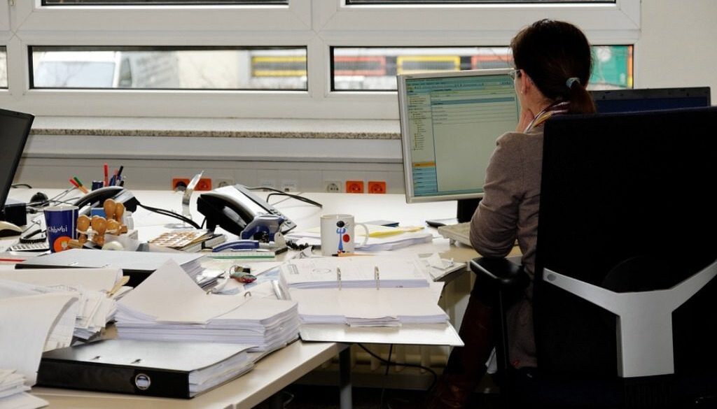 impiegata in ufficio