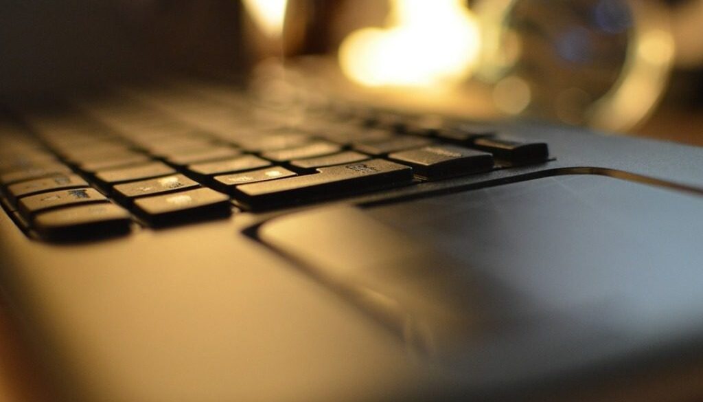 primo piano tastiera di computer