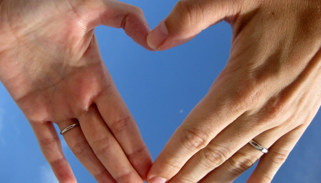 Two_left_hands_forming_a_heart_shape