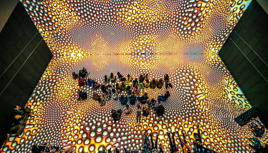 Seven experiments in procedural animation by Karl Sims (Ars Electronica Center's Deep Space 8K)