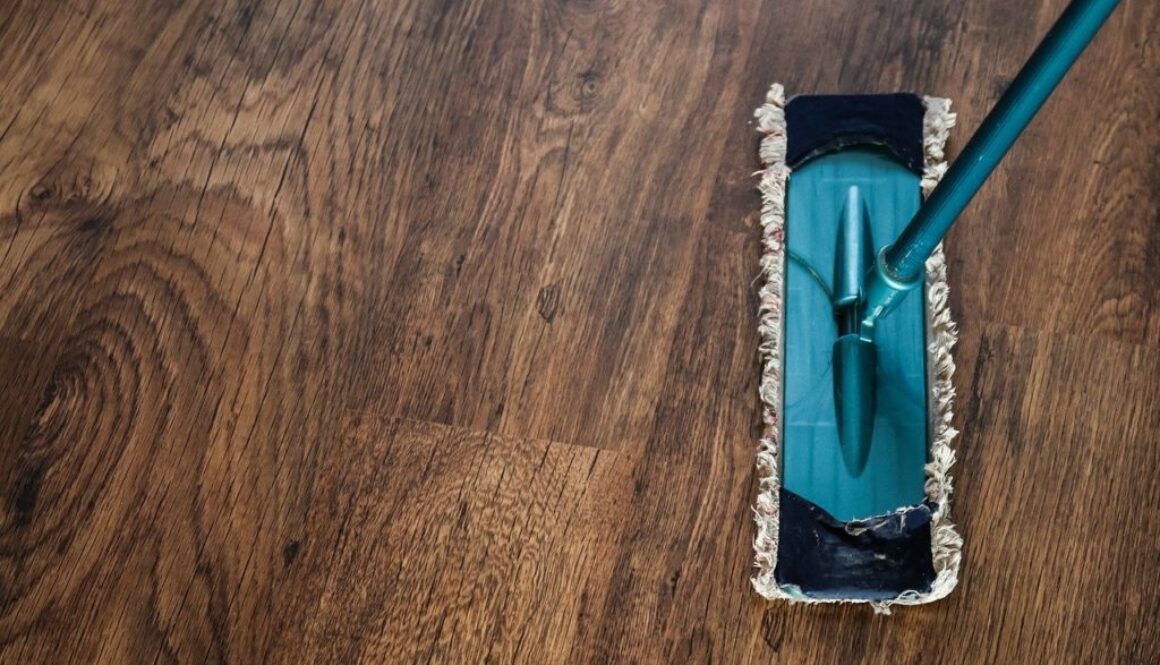 pulizia su parquet