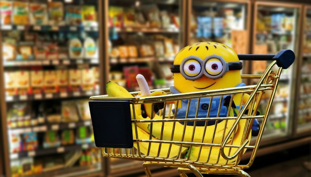 minion in un carrello del supermercato
