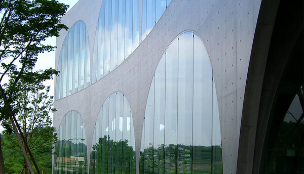 Tama Art University Library