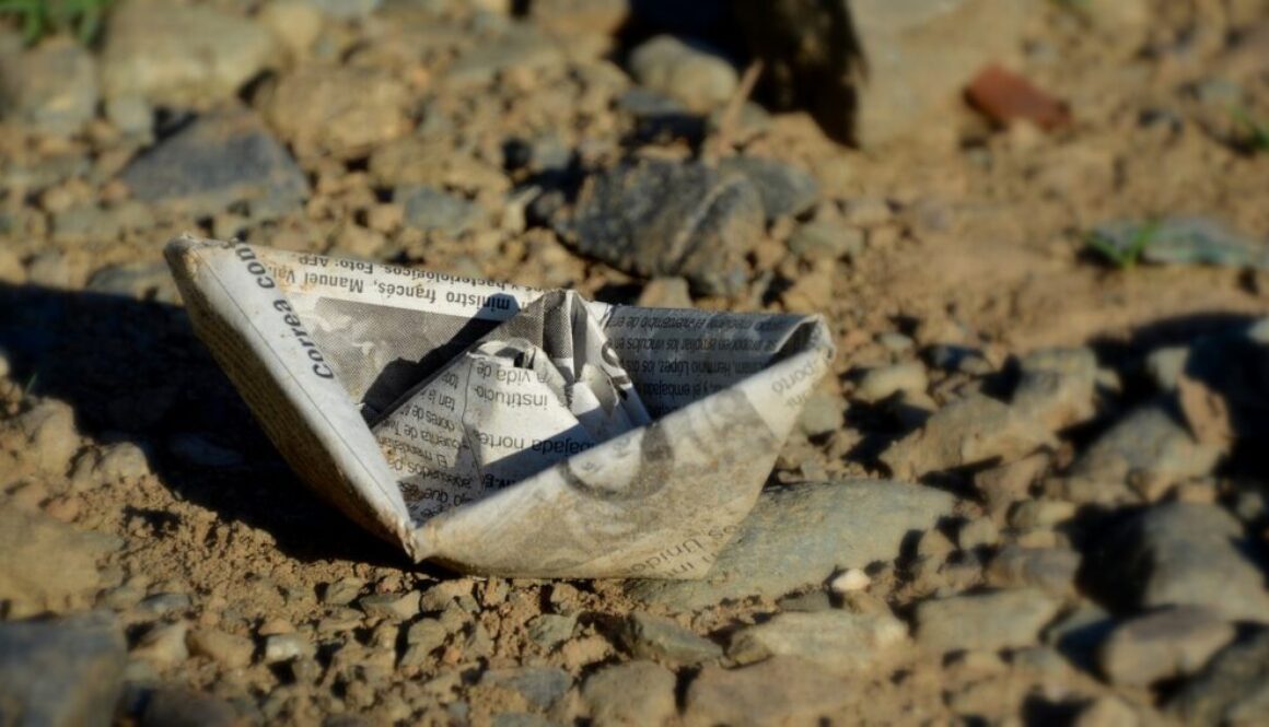 barchetta di foglio di giornale