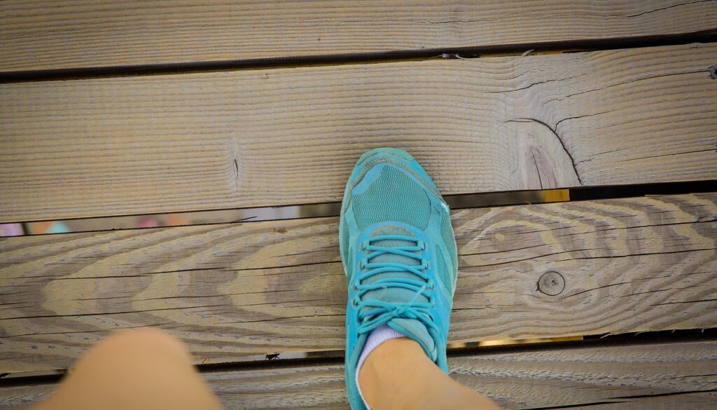 sneaker azzurra vecchia