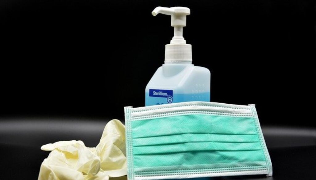 disinfettante, mascherina, guanti