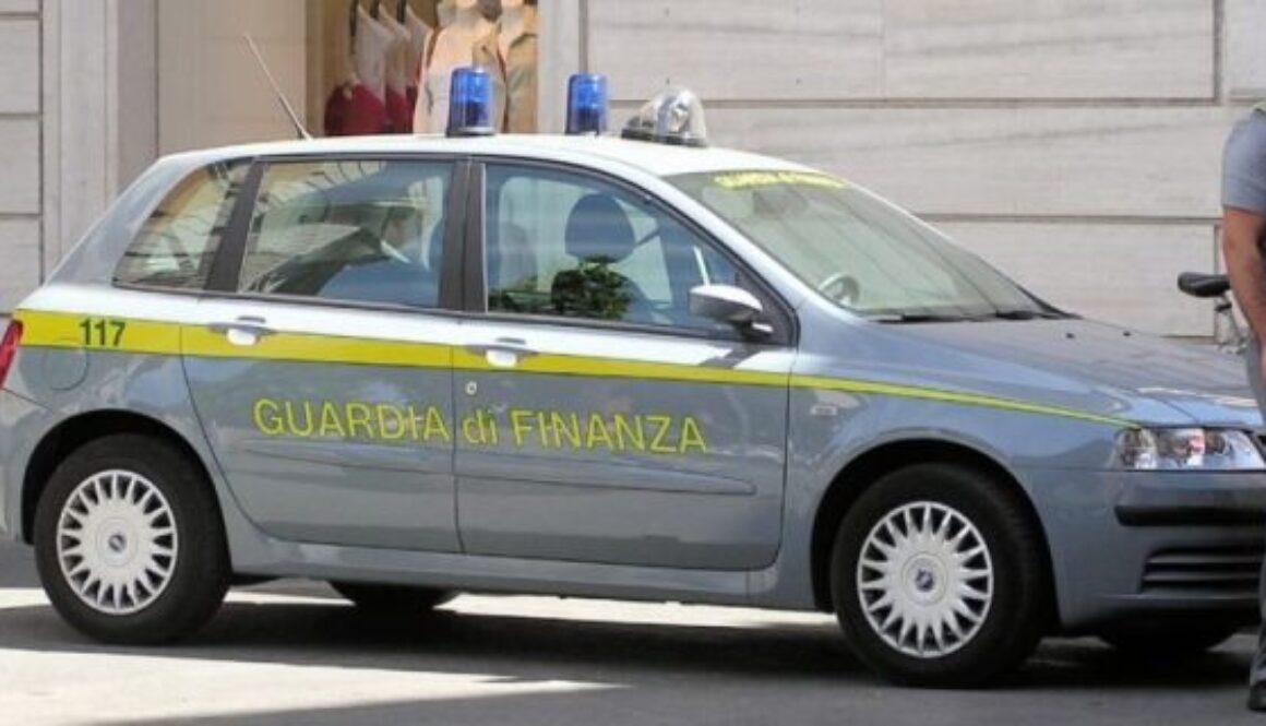 auto guardia finanza
