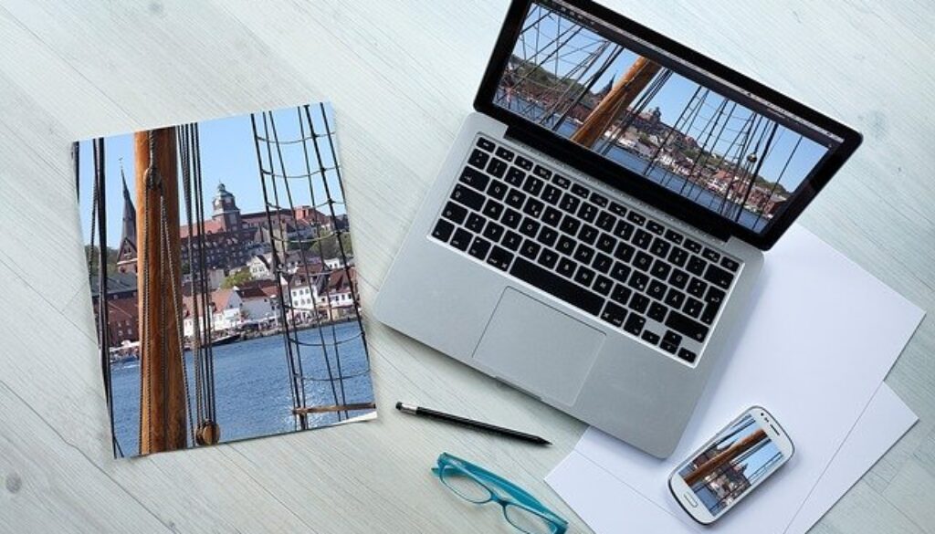 computer, smartphone, immagine digitale