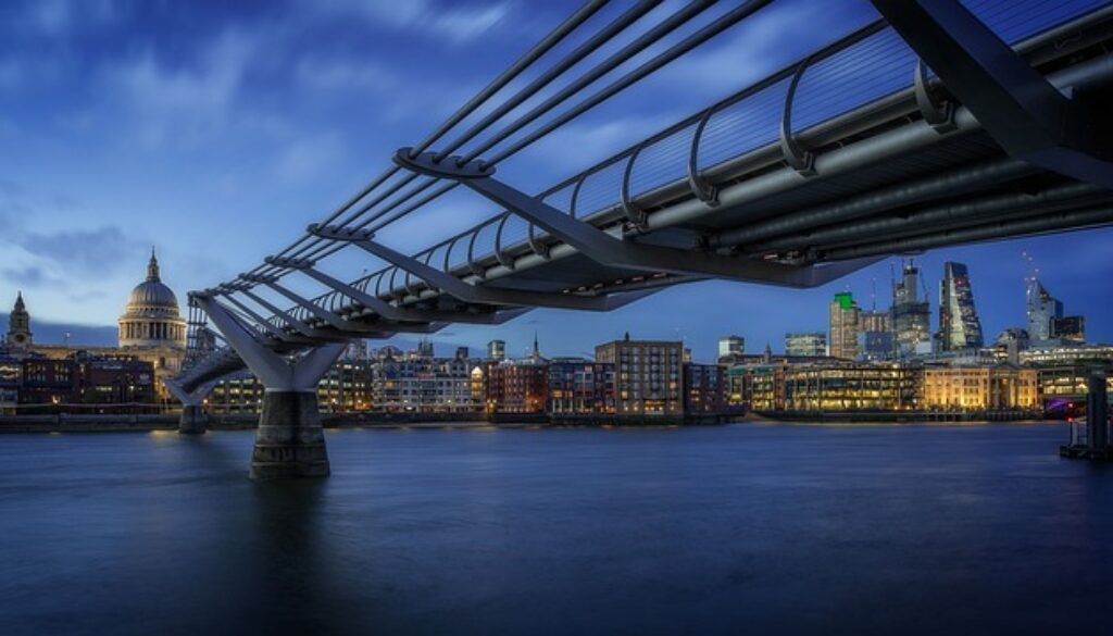 veduta ponte su Tamigi