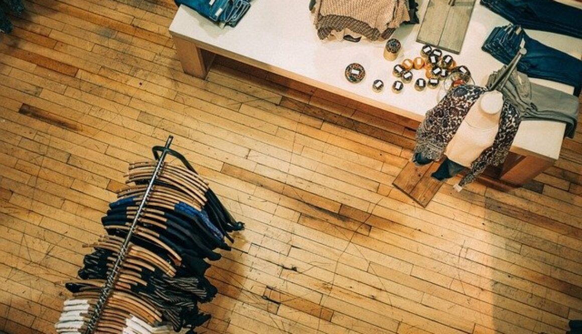 negozio di vestiti visto dall'alto