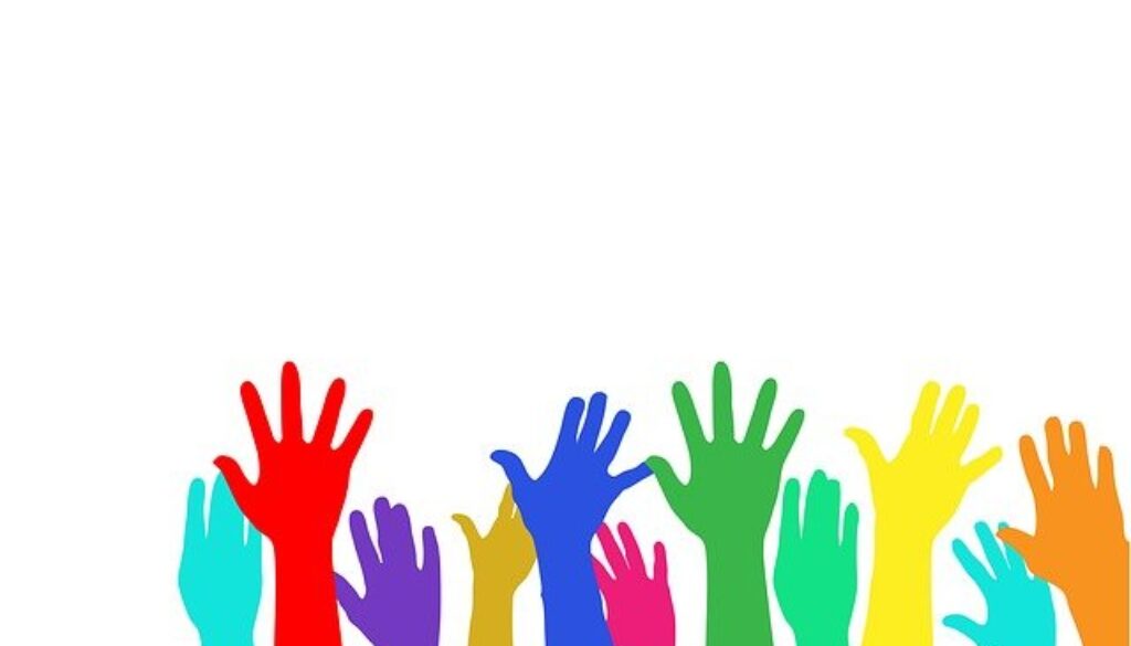 grafica con mani colorate protese