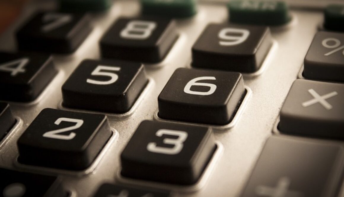 primo piano di tastiera di calcolatrice