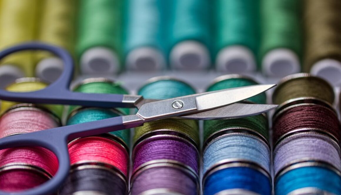 fili colorati per cucito