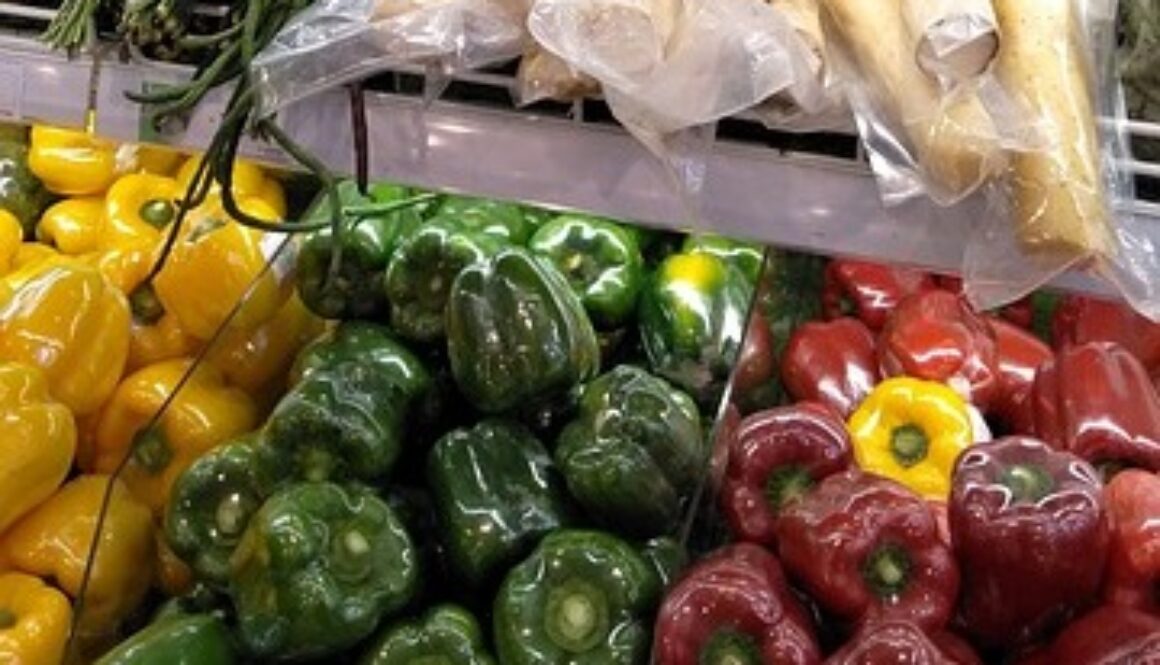 verdure esposte in supermercato