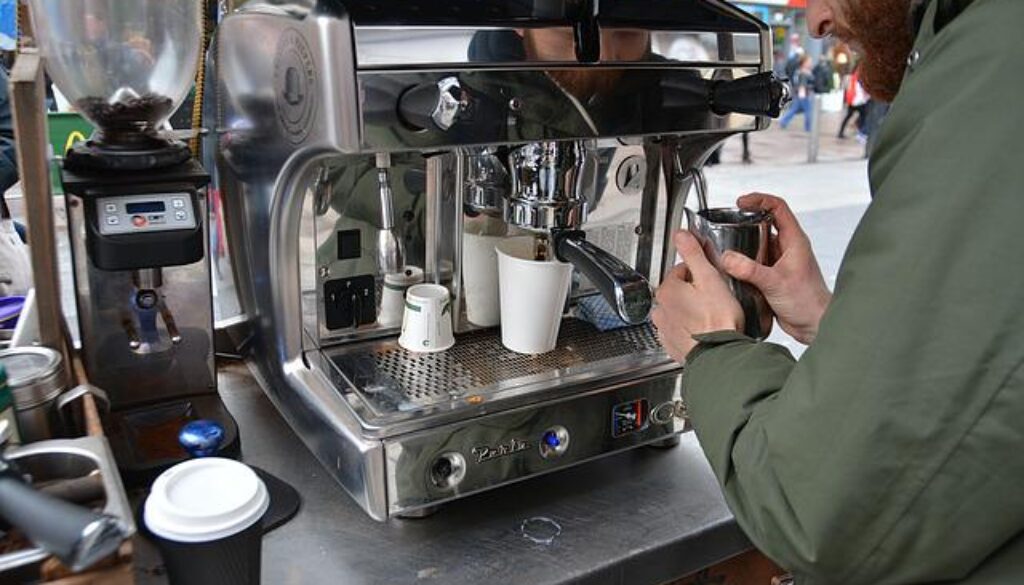 barista. Come ottenere un finanziamento a fondo perduto con Oltre nuove imprese a tasso zero