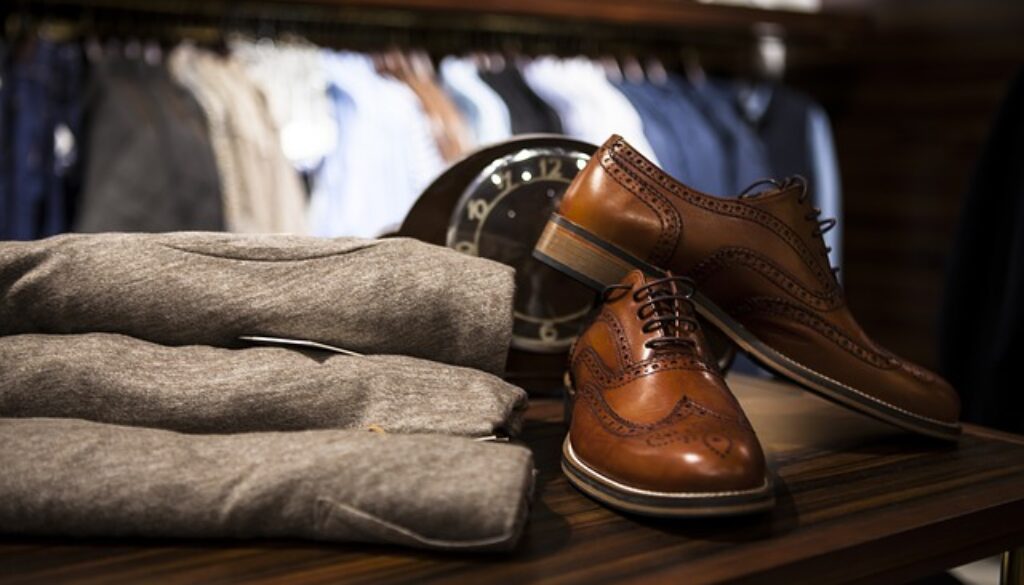 abbigliamento da uomo e scarpe