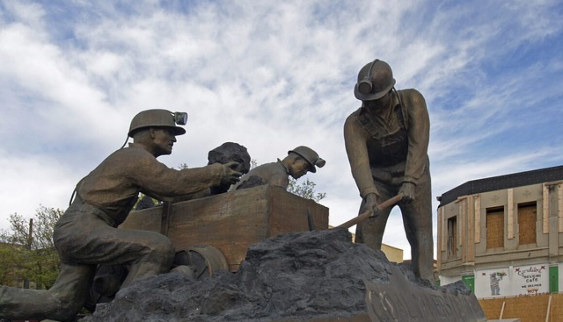 monumento a minatori in Nuovo Messico. Il lavoro dignitoso è uno degli obiettivi di Agenda 2030