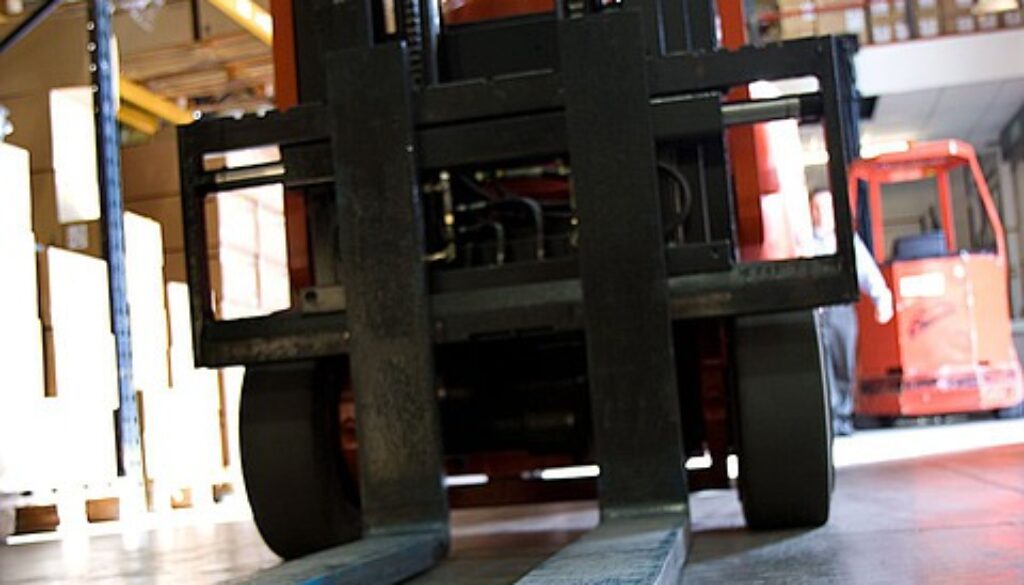 primo piano di carrello elevatore