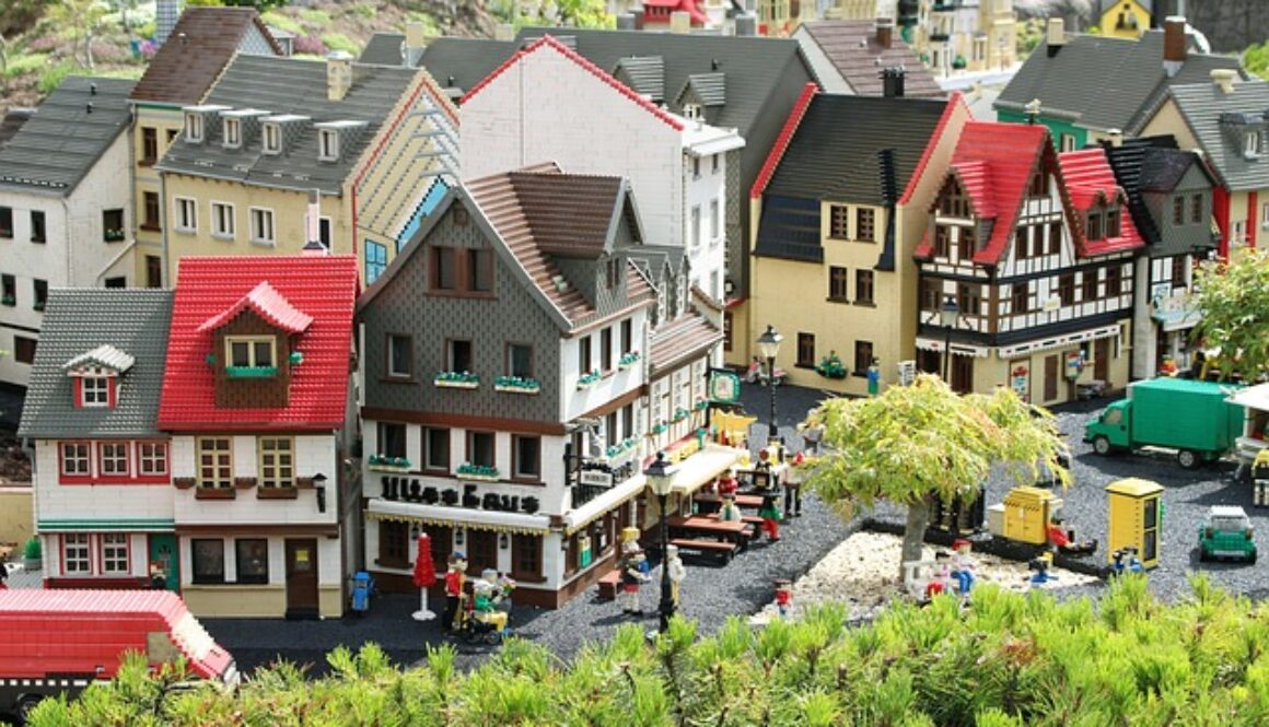 costruzioni di case e quartieri di mattoncini Lego