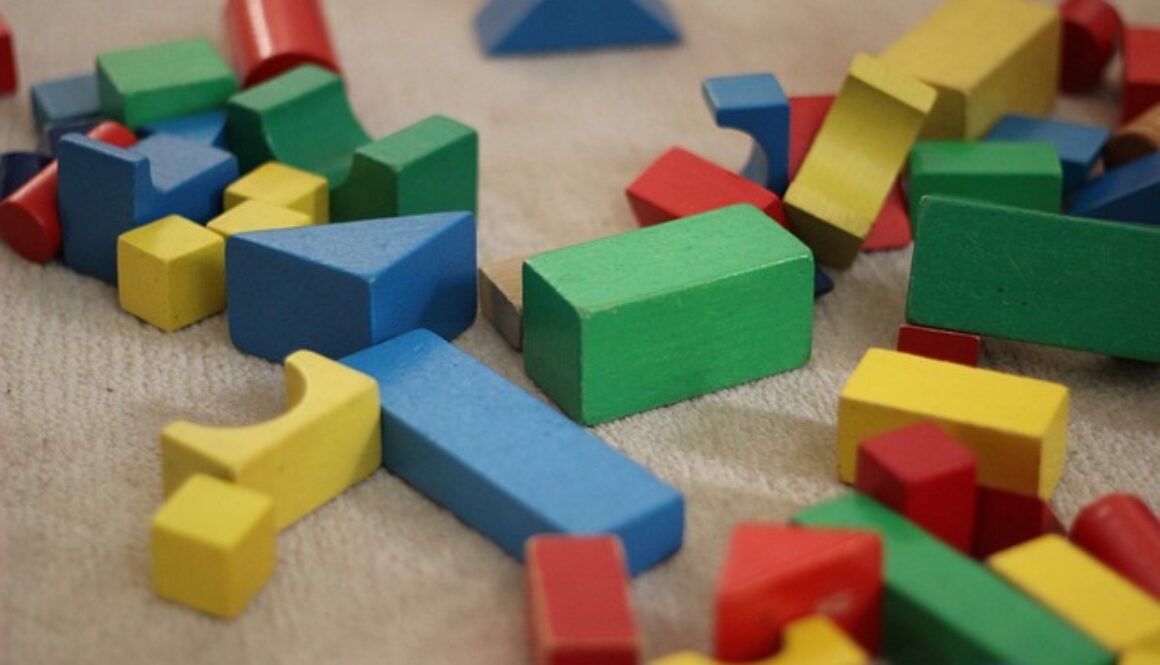 blocchetti colorati per costruzioni di bambini