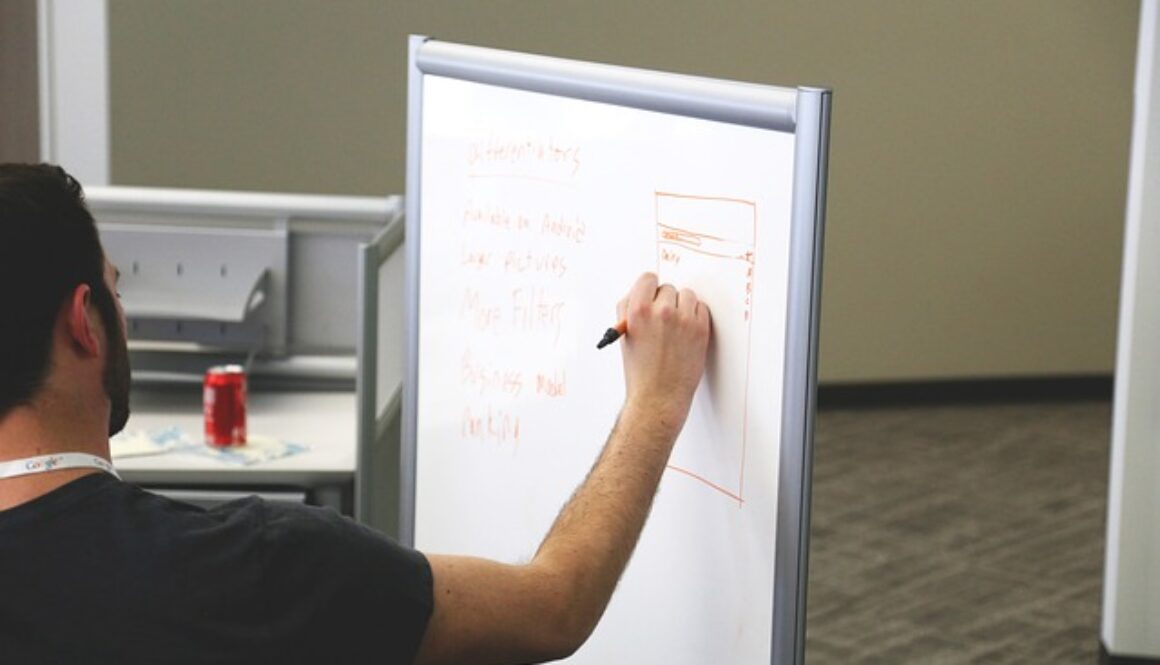 insegnante alla lavagna