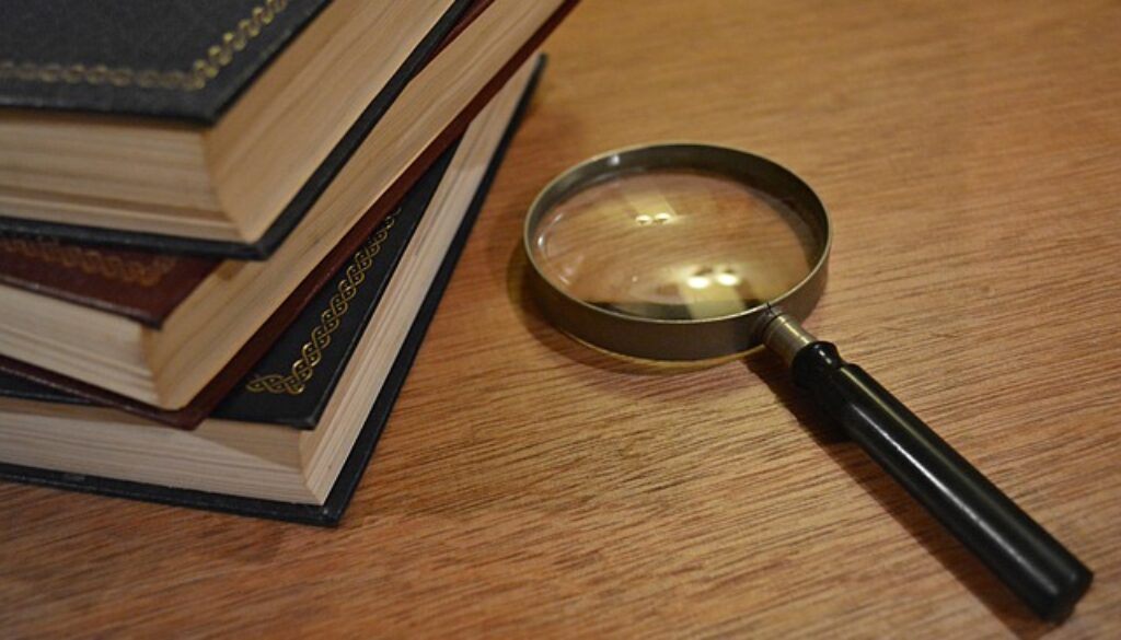 lente e libri antichi