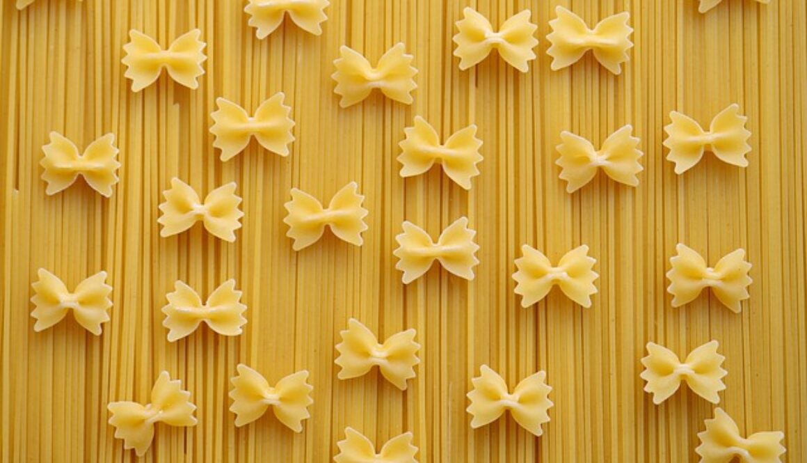 pasta farfalle su spaghetti