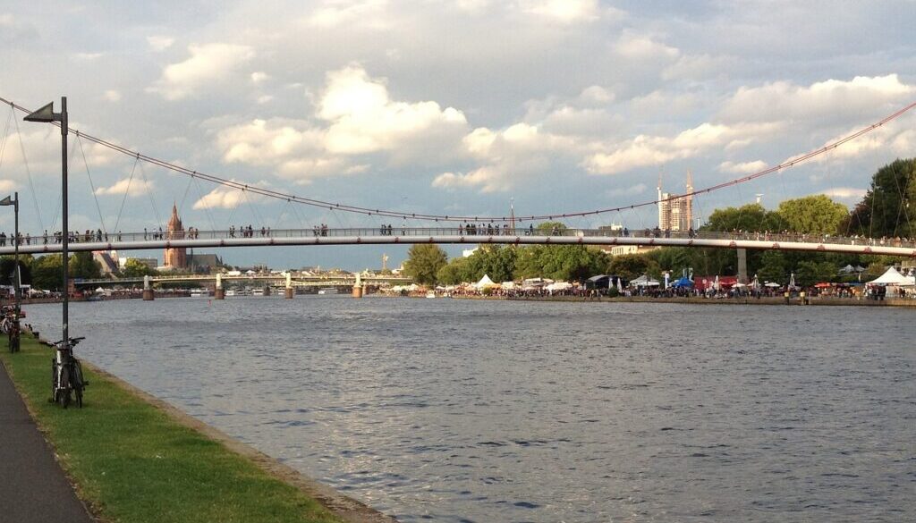 frankfurt-977422_1280