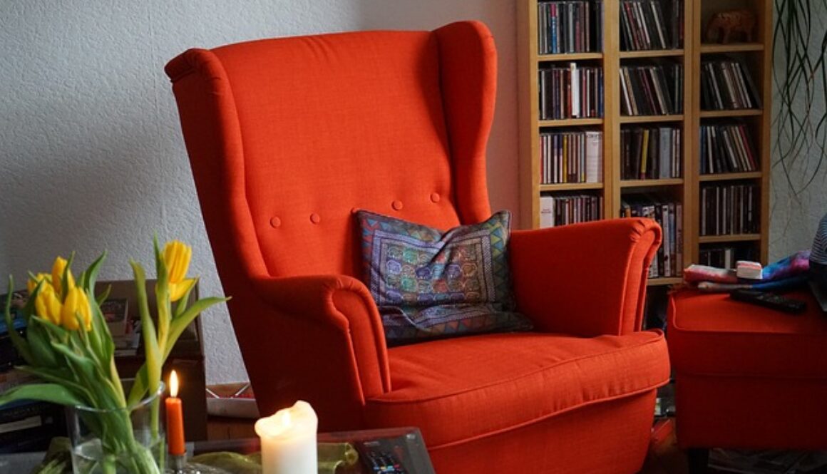 poltrona rossa. Ikea seleziona Tre profili per il negozio di Roncadelle (Bs)