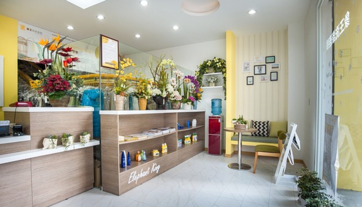 bancone di negozio. Un corso gratuito di inglese per gestire l'accoglienza dei clienti